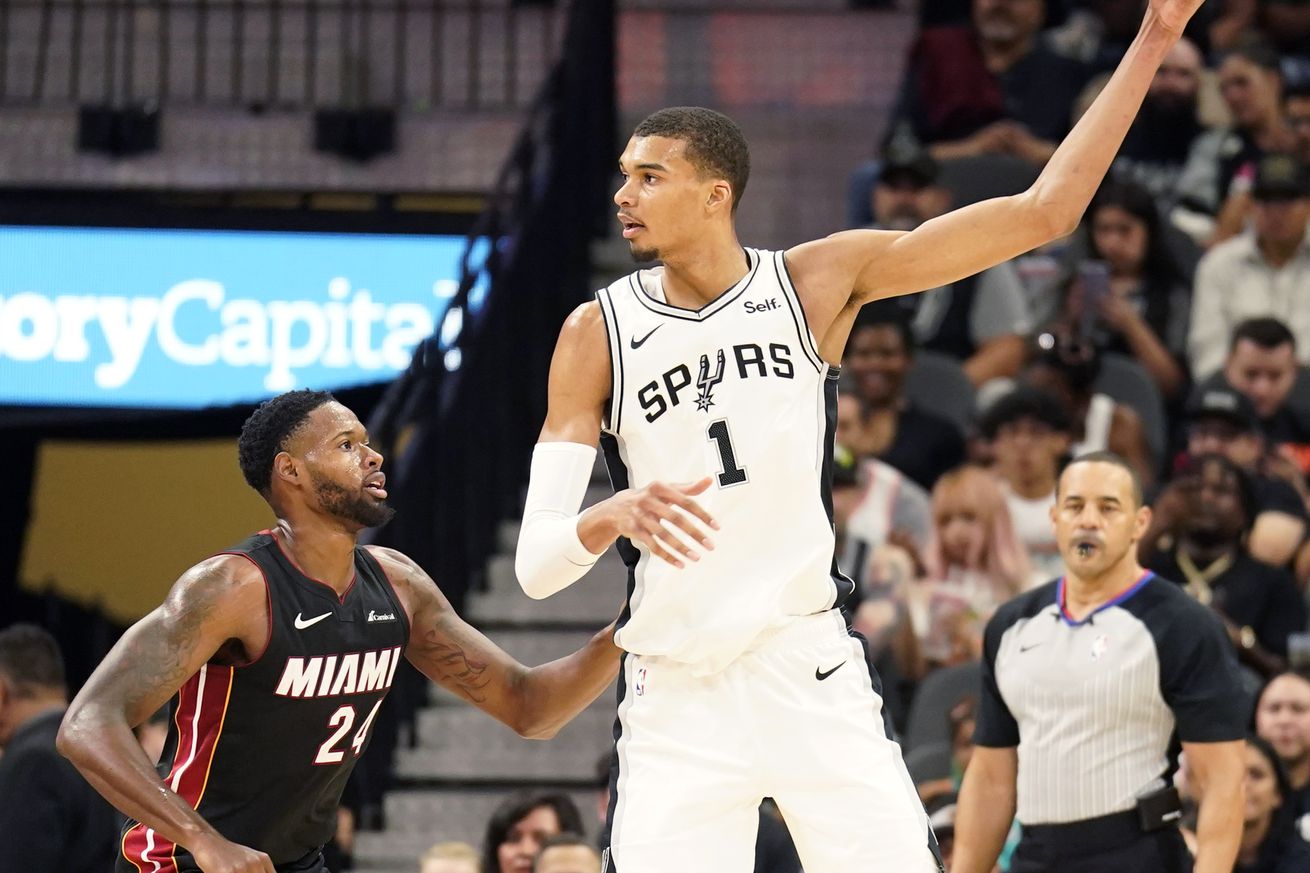 NBA: Preseason-Miami Heat at San Antonio Spurs