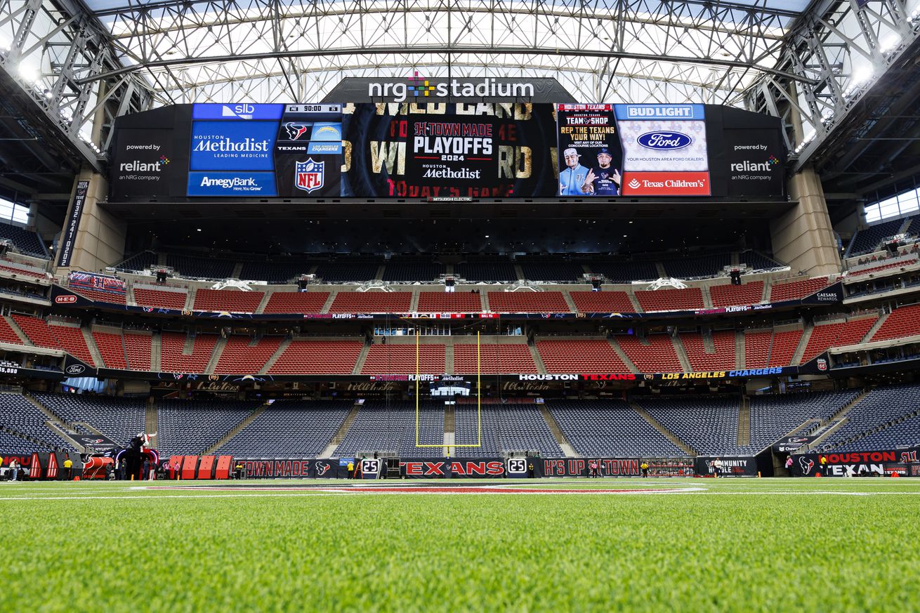 AFC Wild Card Playoffs: Los Angeles Chargers v Houston Texans