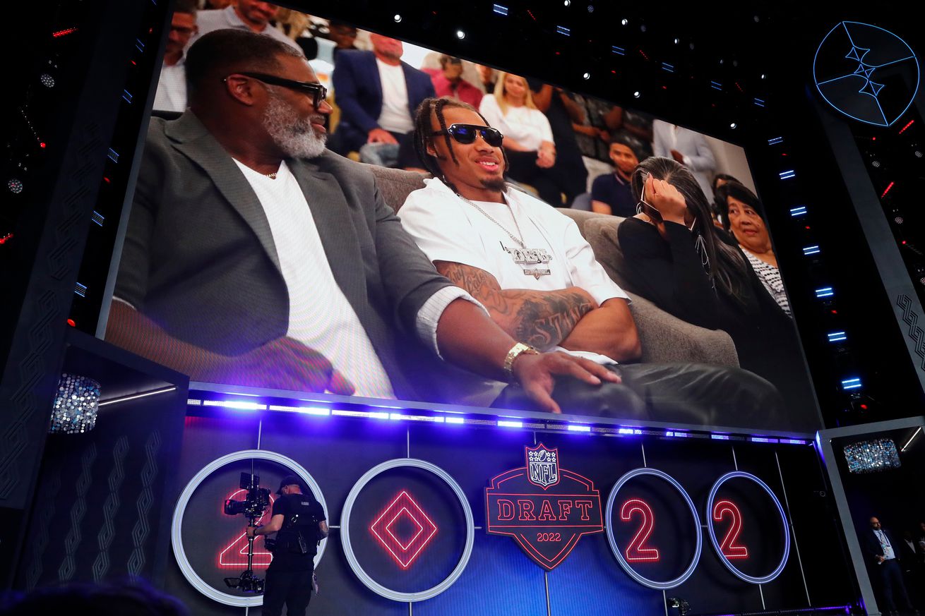 NFL: APR 28 2022 Draft