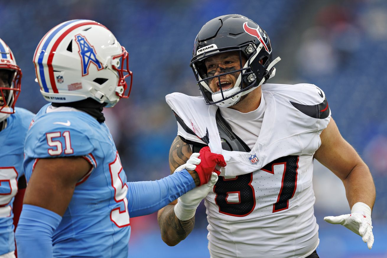 Houston Texans v Tennessee Titans