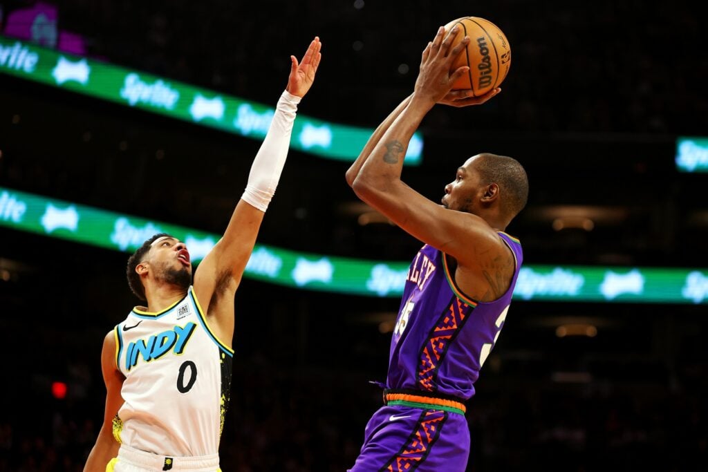 Phoenix Suns forward Kevin Durant shooting